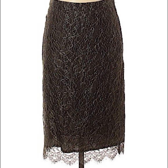 Banana Republic Straight lace skirt - Picture 1 of 7